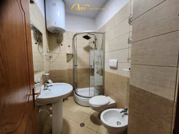 Tirane, jepet me qera apartament 2+1 Kati 4, 100 m² 800 € (RRUGA E KAVAJES)