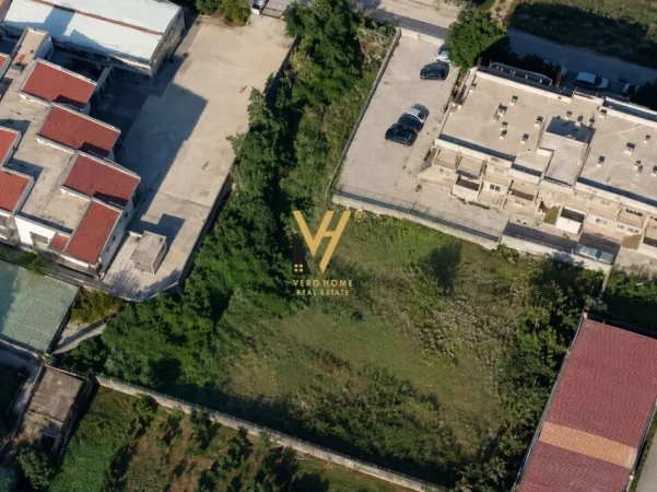 Tirane, shitet truall , 3.200 m² 340.000 € (YRSHEK)