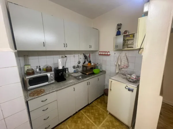 Tirane, jepet me qera apartament 2+1 Kati 3, 73 m² 130.000 € (Ali Demi)