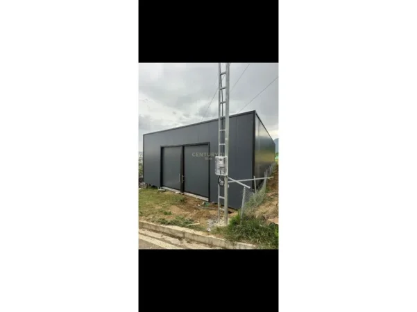 Tirane, jepet me qera ambjent biznesi , 400 m² 1.000 € (Bathore, Kamez)