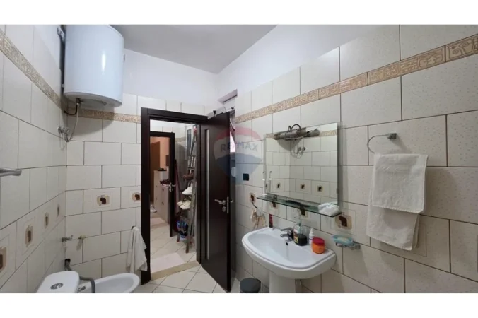 Vlore, shitet apartament 2+1+Aneks+Ballkon Kati 7, 131 m² 185.000 € (Rruga e Cipajve, Vlore)