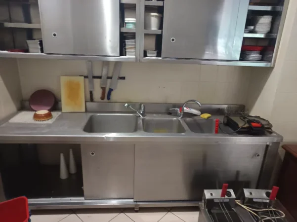 Tirane, oferte Shes Paisje Picerie dhe Restoranti Profesionale 150 €
