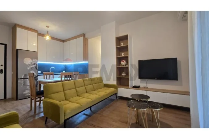 Tirane, jepet me qera apartament 1+1+Ballkon Kati 3, 65 m² 500 € (5 Maj)