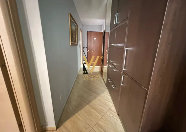 Tirane, jepet me qera apartament 1+1+Ballkon Kati 5, 60 m² 520 € (JORDAN MISJA)