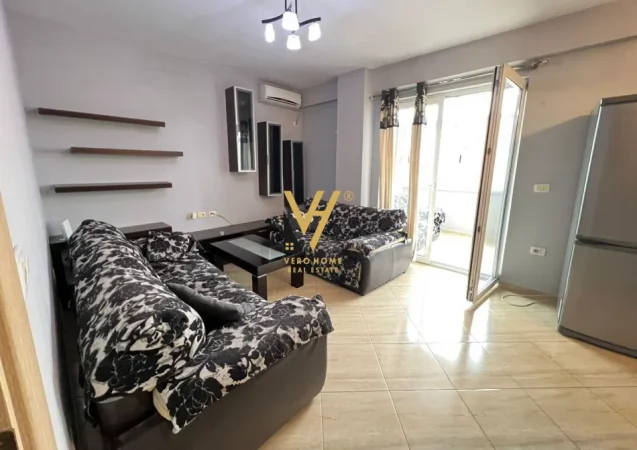 Tirane, jepet me qera apartament 1+1+Ballkon Kati 5, 60 m² 520 € (JORDAN MISJA)