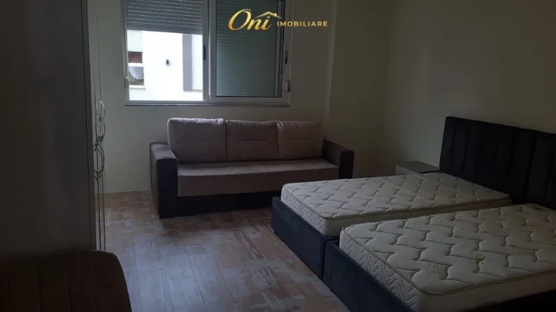Tirane, jepet me qera apartament 2+1 Kati 2, 85 m² 550 € (rruga ferit xhajko)