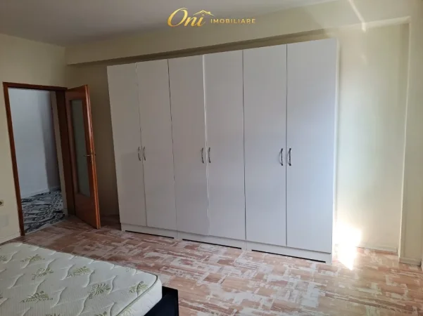 Tirane, jepet me qera apartament 2+1 Kati 2, 85 m² 550 € (rruga ferit xhajko)