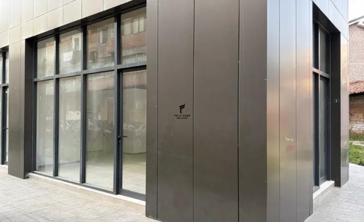 Tirane, jepet me qera dyqan Kati 0, 190 m² 2.100 € (RRUGA E DURRESIT)