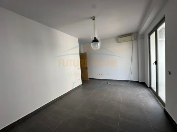Tirane, shitet apartament 2+1 Kati 1, 105 m² 170.000 € (Kinostudio)