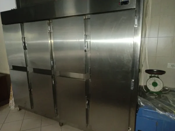 Tirane, 150 €