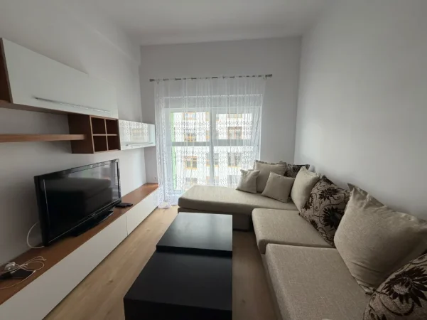 Tirane, jepet me qera apartament 2+1+Aneks+Ballkon Kati 5, 100 m² 500 € (rruga ali demi)