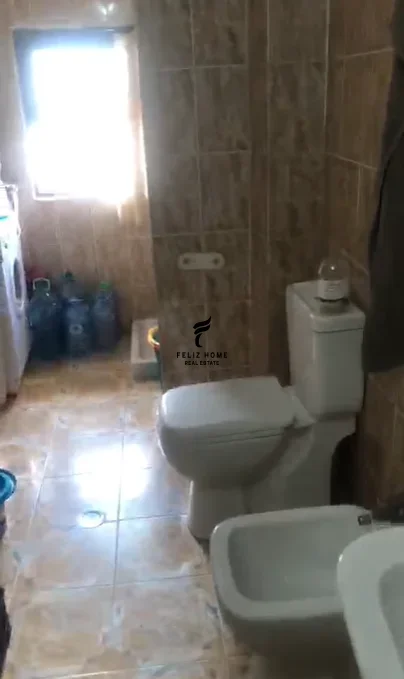 Tirane, jepet me qera apartament 1+1 Kati 4, 65 m² 400 € (VASIL SHANTO)