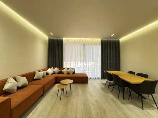 Tirane, jepet me qera apartament 2+1+Ballkon Kati 8, 127 m² 1.600 € (Kompleksi Delijorgji, Rruga e Kavajës)