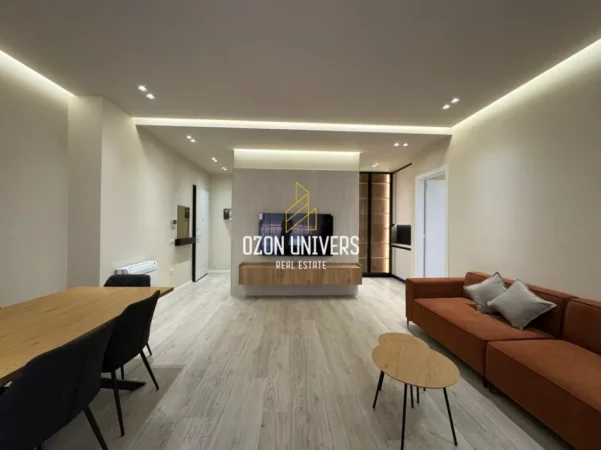 Tirane, jepet me qera apartament 2+1+Ballkon Kati 8, 127 m² 1.600 € (Kompleksi Delijorgji, Rruga e Kavajës)