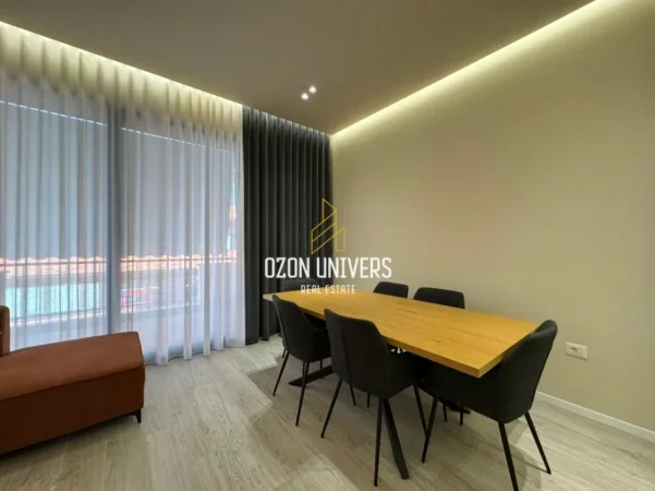 Tirane, jepet me qera apartament 2+1+Ballkon Kati 8, 127 m² 1.600 € (Kompleksi Delijorgji, Rruga e Kavajës)