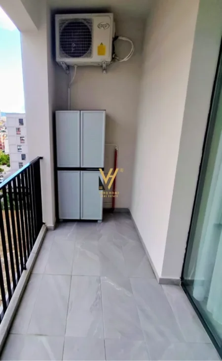 Tirane, jepet me qera apartament 1+1+Ballkon Kati 7, 67 m² 500 € (QSUT)