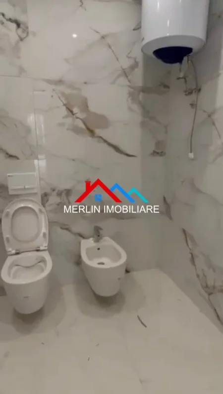 Tirane, jepet me qera apartament 2+1+Ballkon Kati 2, 105 m² 525 € (RRUGA DINE HOXHA,BULEVARDI I RI)