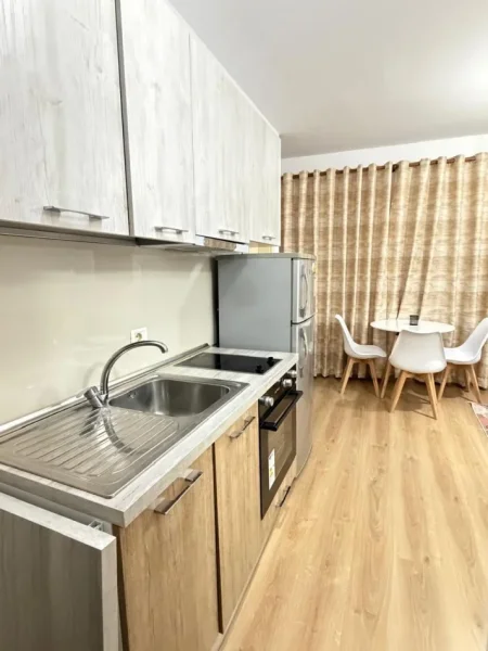 Tirane, jepet me qera apartament 1+1 Kati 5, 35 m² 400 € (Spitali Amerikan 2)