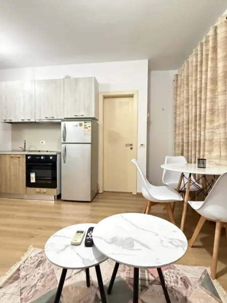 Tirane, jepet me qera apartament 1+1 Kati 5, 35 m² 400 € (Spitali Amerikan 2)