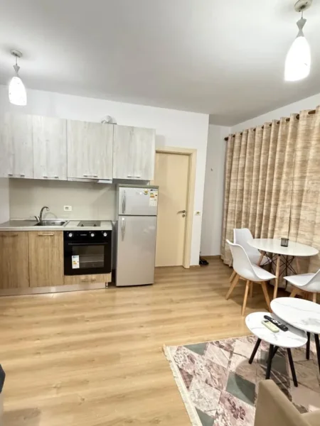 Tirane, jepet me qera apartament 1+1 Kati 5, 35 m² 400 € (Spitali Amerikan 2)