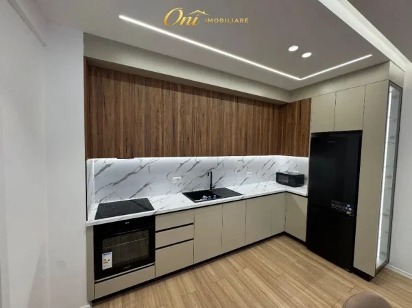 Tirane, jepet me qera apartament 2+1 Kati 6, 110 m² 740 € (ASTIR)