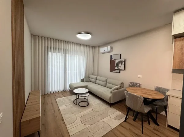 Tirane, jepet me qera apartament 1+1 Kati 3, 75 m² 750 € (Liqeni i Thatë)