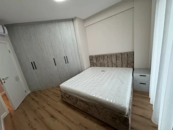 Tirane, jepet me qera apartament 1+1 Kati 3, 75 m² 750 € (Liqeni i Thatë)