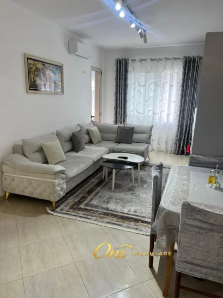 Tirane, jepet me qera apartament 2+1 Kati 2, 110 m² 450 € (TOM PLLEZHA)