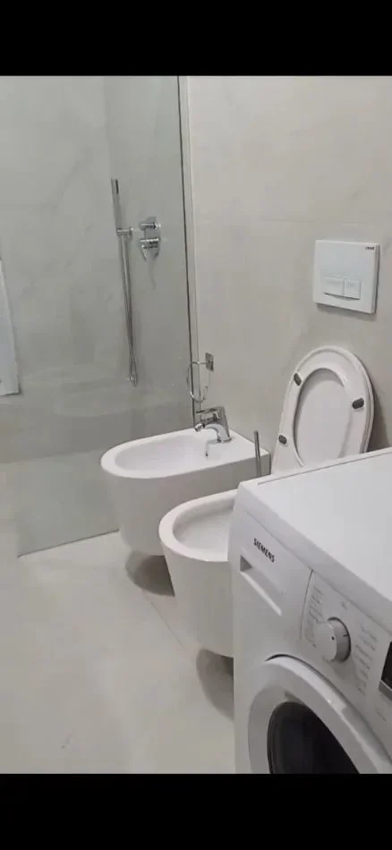 Tirane, jepet me qera apartament 1+1 Kati 5, 56 m² 450 € (KOMPLEKSI KADIU)