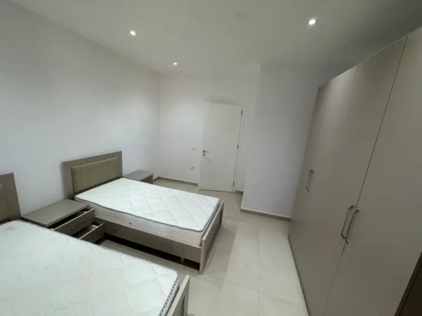 Tirane, jepet me qera apartament 2+1 Kati 5, 115 m² 850 € (21 dhjetori)