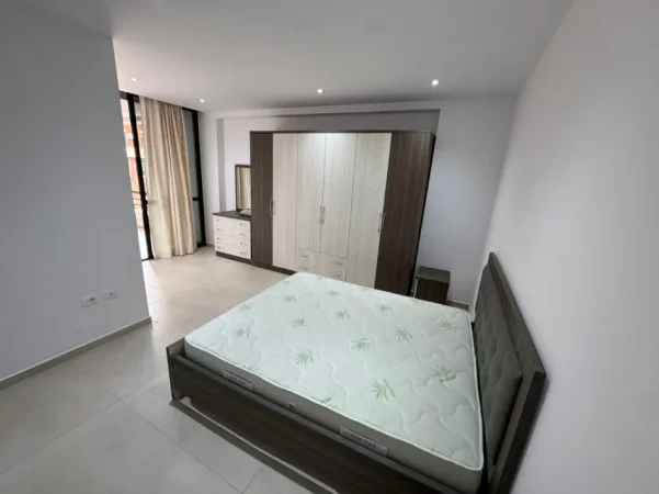 Tirane, jepet me qera apartament 2+1 Kati 5, 115 m² 850 € (21 dhjetori)