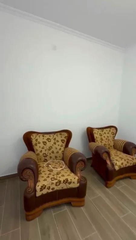 Tirane, jepet me qera apartament 2+1 , (Bulevardi i Ri)