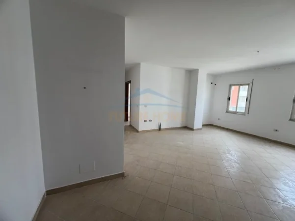 Tirane, shes apartament 3+1+Ballkon Kati 1, 113 m² 220.000 € (Rruga Petrela)