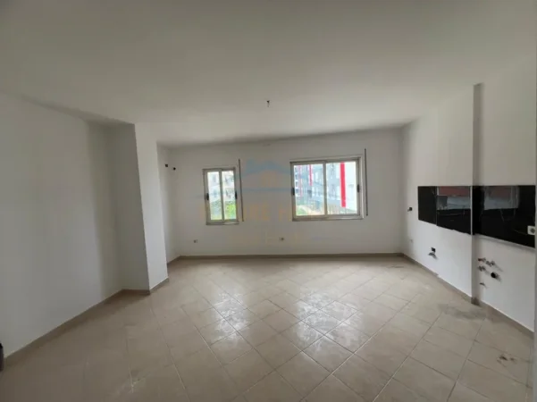 Tirane, shes apartament 3+1+Ballkon Kati 1, 113 m² 220.000 € (Rruga Petrela)