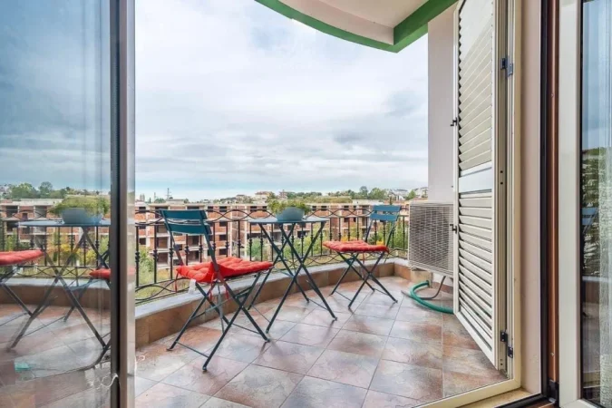 Tirane, jepet me qera truall , 440 m² (Shkozë)
