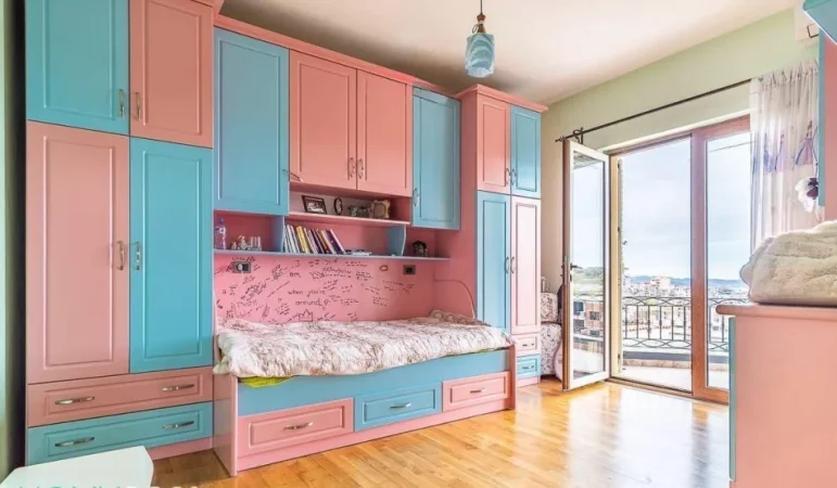 Tirane, jepet me qera truall , 440 m² (Shkozë)
