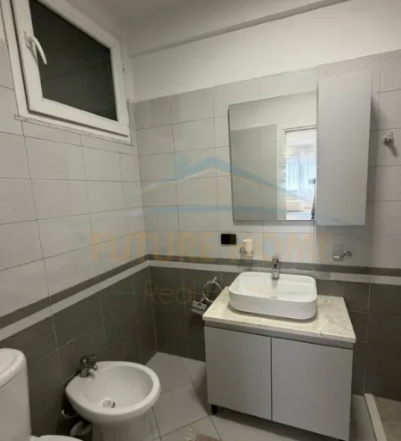 Tirane, shitet apartament 1+1 Kati 5, 67 m² 121.000 € (Astir)
