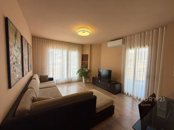 Tirane, jepet me qera apartament 1+1 Kati 5, 72 m² 700 € (mine peza)