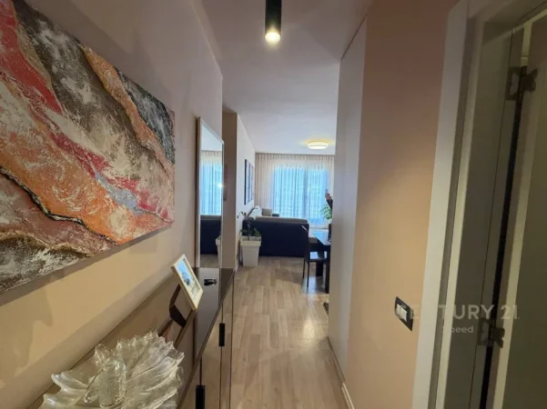 Tirane, jepet me qera apartament 1+1 Kati 5, 72 m² 700 € (mine peza)