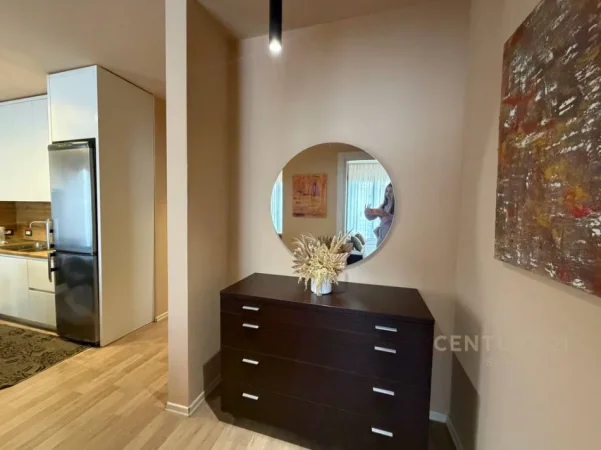 Tirane, jepet me qera apartament 1+1 Kati 5, 72 m² 700 € (mine peza)