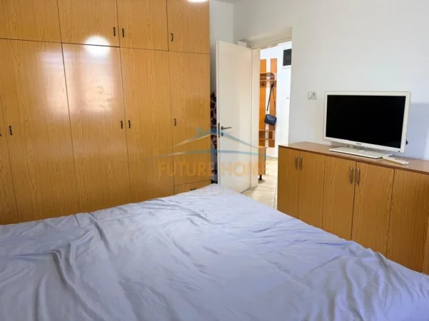 Tirane, jepet me qera apartament 1+1+Ballkon Kati 4, 61 m² 500 € (Rruga Mine peza)