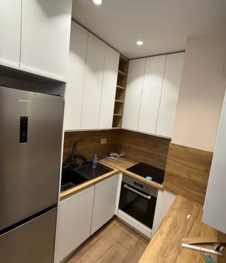 Tirane, jepet me qera apartament 1+1 , 72 m² 650 € 
