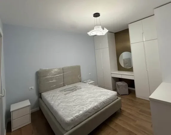 Tirane, jepet me qera apartament 1+1 , 72 m² 650 € 