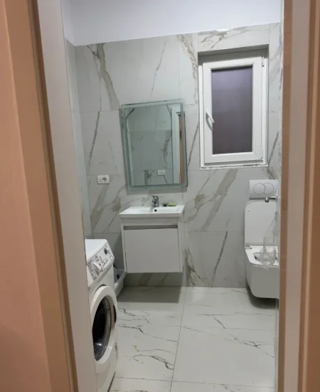 Tirane, jepet me qera apartament 2+1 Kati 1, 110 m² 500 € (GJON MILI)