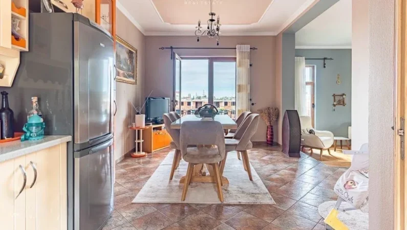 Tirane, shitet truall , 440 m² 600.000 € (Shkoze)