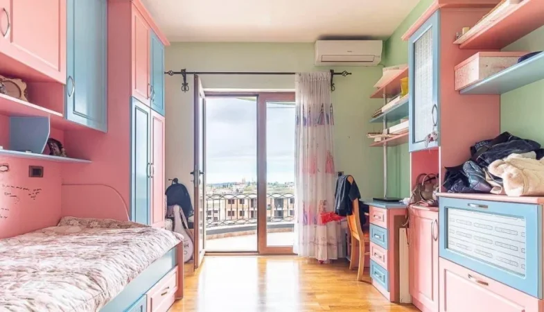 Tirane, shitet truall , 440 m² 600.000 € (Shkoze)