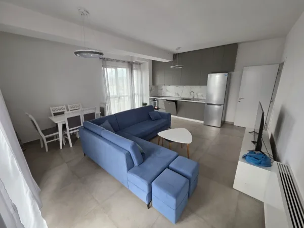 Tirane, jepet me qera apartament 2+1 , 120 m² 600 € (Rruga e Dibrës)