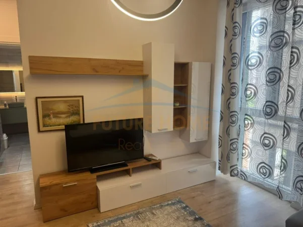 Tirane, jepet me qera apartament 1+1+Ballkon Kati 5, 62 m² 600 € (Fusha e Aviacionit)