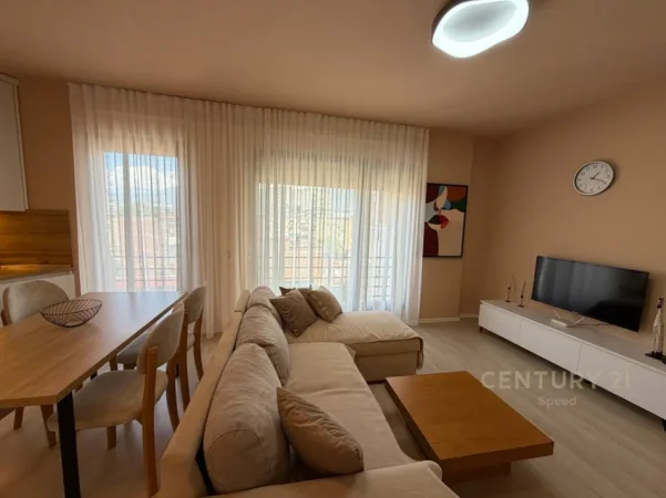 Tirane, jepet me qera apartament 1+1 Kati 5, 70 m² 700 € (mine peza)