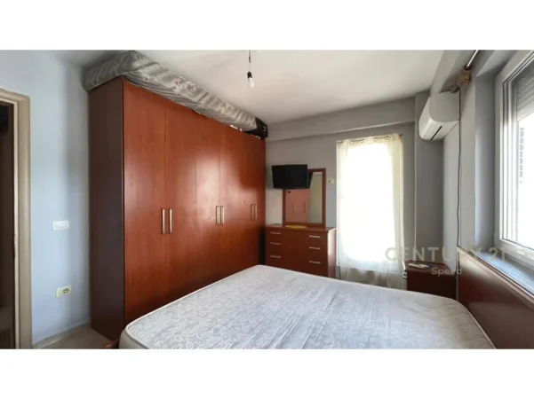Tirane, jepet me qera apartament 1+1 Kati 5, 61 m² 500 € (jordan misja)